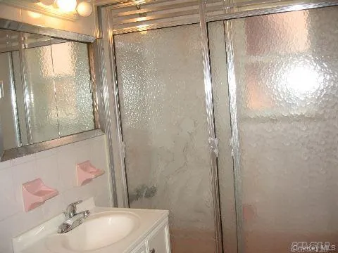 160-45 Willets Point Boulevard, New York, NY, 2 Bedrooms Bedrooms, 5 Rooms Rooms,1 BathroomBathrooms,Residential Lease,For Rent,Willets Point,0,1036261 160-45 Willets Point Boulevard, New York, NY, 2 Bedrooms Bedrooms, 5 Rooms Rooms,1 BathroomBathrooms,Residential Lease,For Rent,Willets Point,0,1036261
