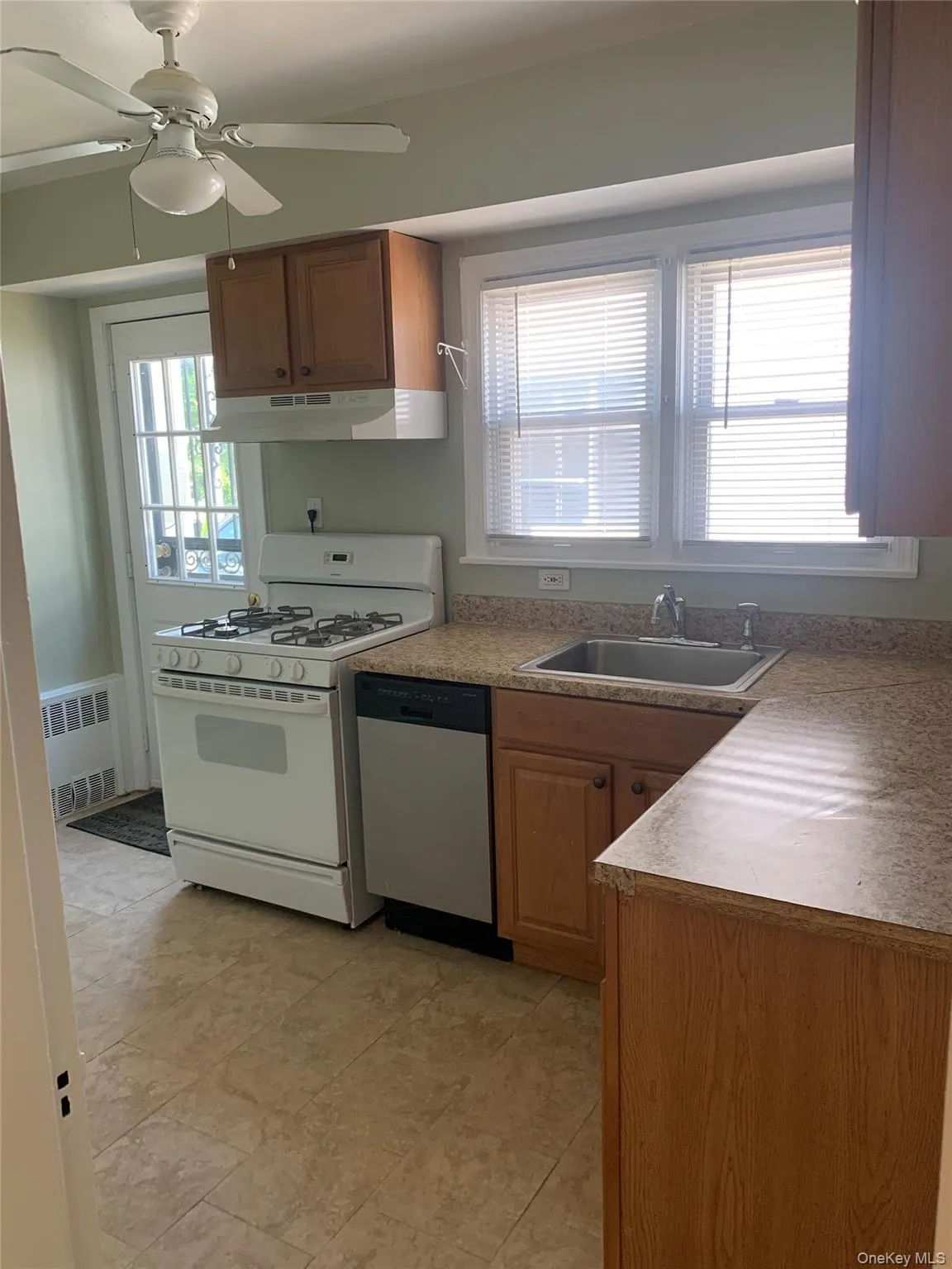 431 Chester Street, Long Beach, NY, 2 Bedrooms Bedrooms, 4 Rooms Rooms,1 BathroomBathrooms,Residential Lease,For Rent,Chester,0,1036262 431 Chester Street, Long Beach, NY, 2 Bedrooms Bedrooms, 4 Rooms Rooms,1 BathroomBathrooms,Residential Lease,For Rent,Chester,0,1036262