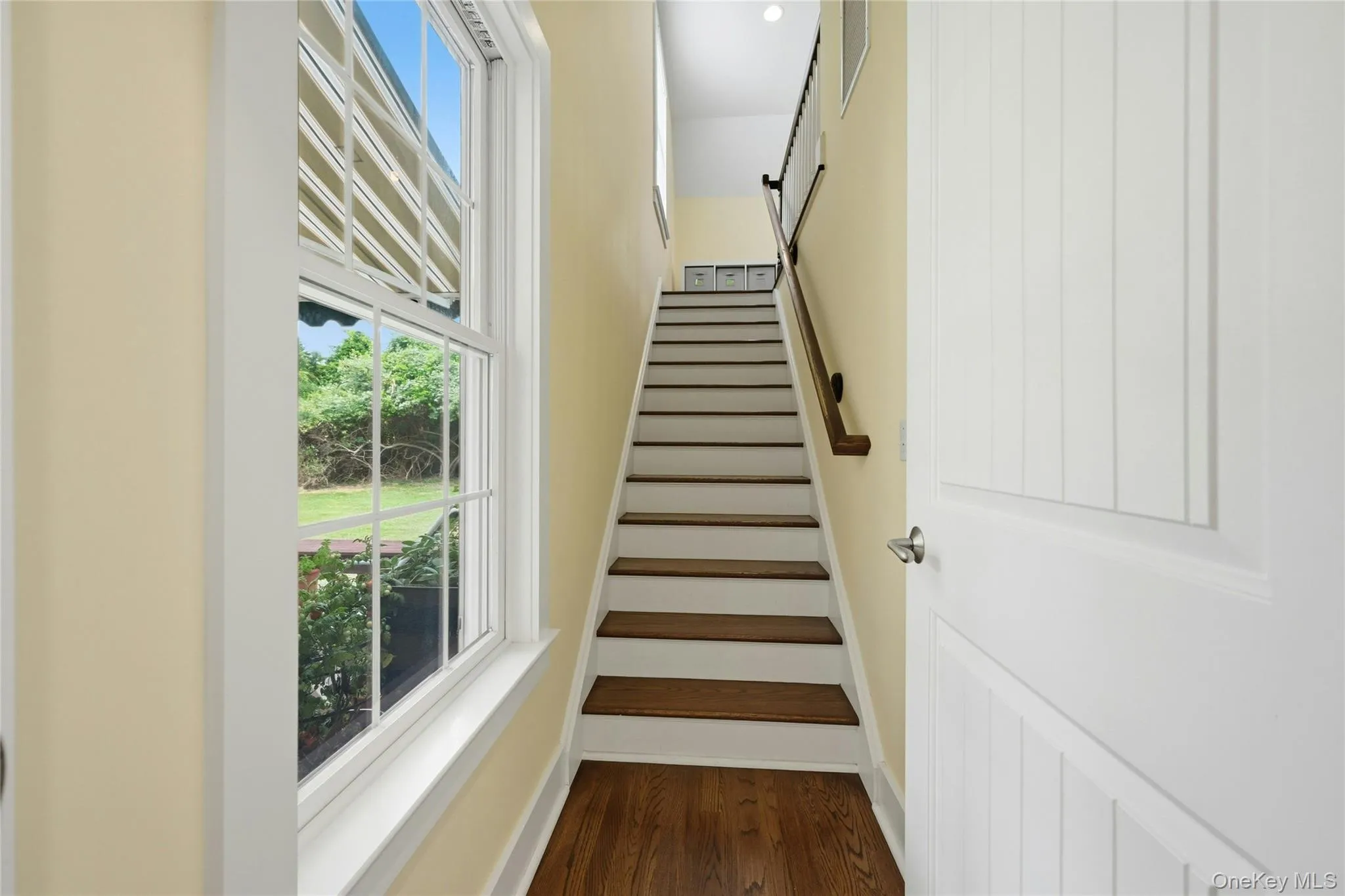Stairs leading to the bonus room Stairs leading to the bonus room