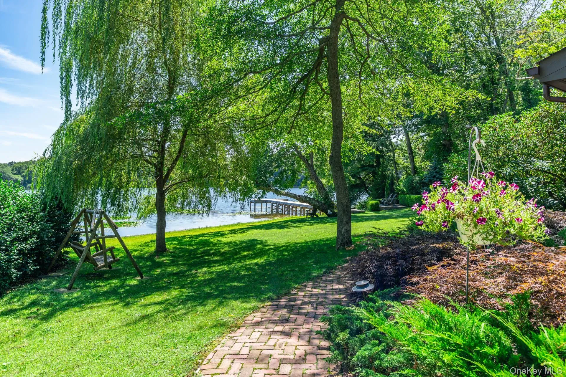 THE LAKE HOUSE THE LAKE HOUSE