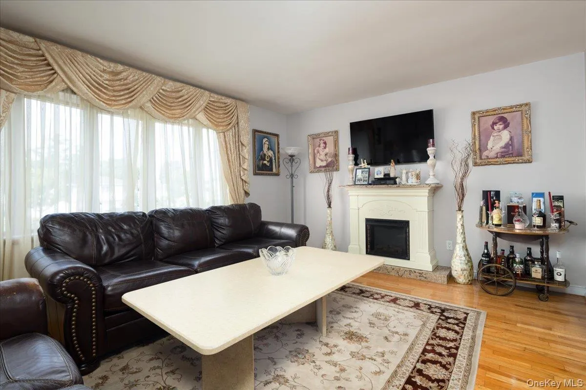 242 Seidman Place, Hempstead, NY, 4 Bedrooms Bedrooms, 9 Rooms Rooms,2 BathroomsBathrooms,Residential,For Rent,Seidman,0,1036274 242 Seidman Place, Hempstead, NY, 4 Bedrooms Bedrooms, 9 Rooms Rooms,2 BathroomsBathrooms,Residential,For Rent,Seidman,0,1036274