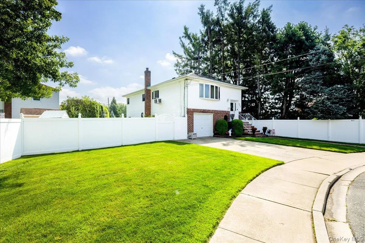 242 Seidman Place, Hempstead, NY, 4 Bedrooms Bedrooms, 9 Rooms Rooms,2 BathroomsBathrooms,Residential,For Rent,Seidman,0,1036274 242 Seidman Place, Hempstead, NY, 4 Bedrooms Bedrooms, 9 Rooms Rooms,2 BathroomsBathrooms,Residential,For Rent,Seidman,0,1036274