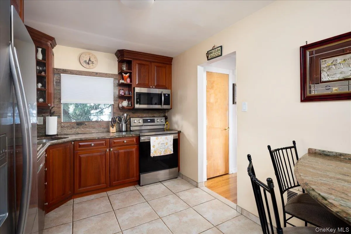 242 Seidman Place, Hempstead, NY, 4 Bedrooms Bedrooms, 9 Rooms Rooms,2 BathroomsBathrooms,Residential,For Rent,Seidman,0,1036274 242 Seidman Place, Hempstead, NY, 4 Bedrooms Bedrooms, 9 Rooms Rooms,2 BathroomsBathrooms,Residential,For Rent,Seidman,0,1036274