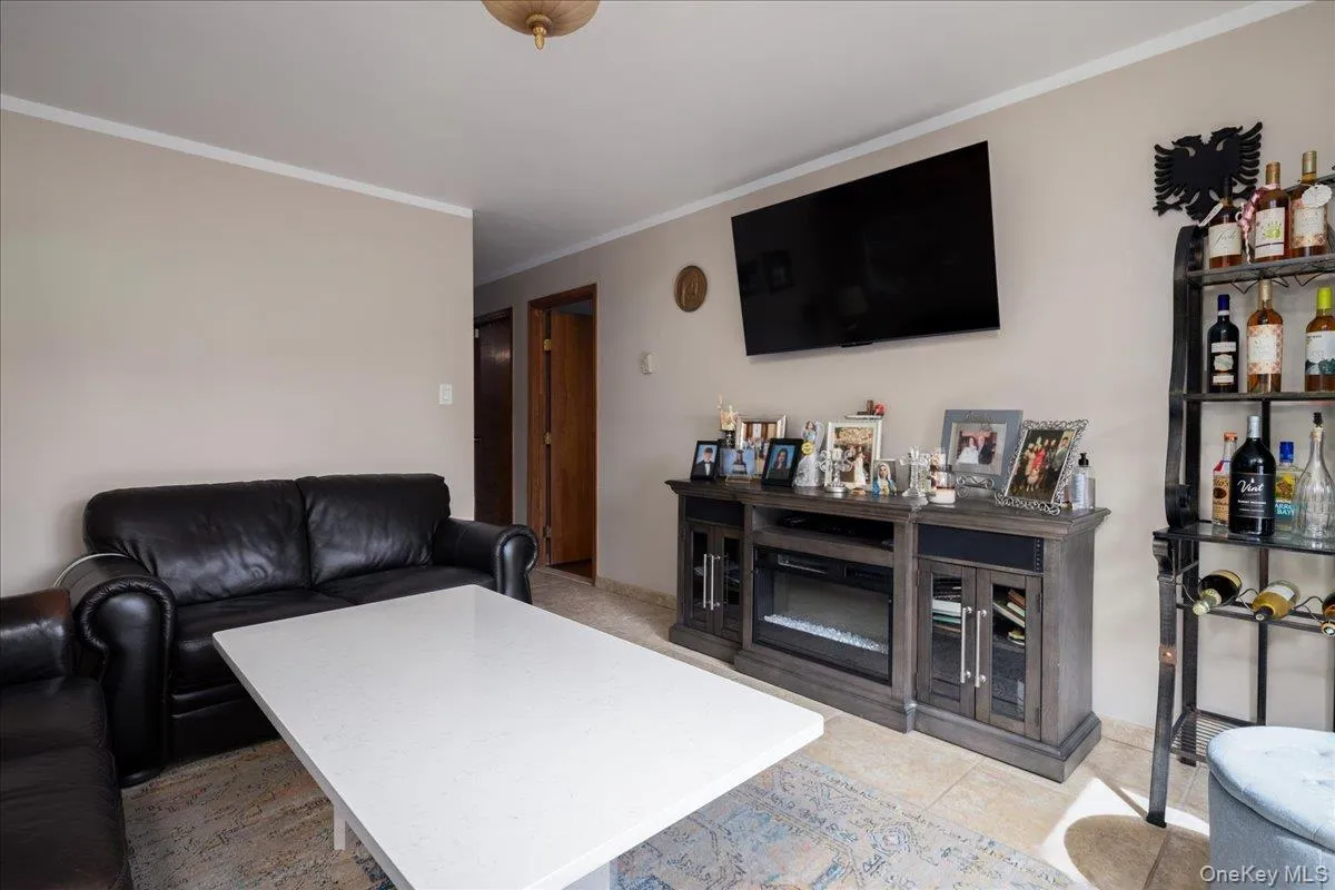 242 Seidman Place, Hempstead, NY, 4 Bedrooms Bedrooms, 9 Rooms Rooms,2 BathroomsBathrooms,Residential,For Rent,Seidman,0,1036274 242 Seidman Place, Hempstead, NY, 4 Bedrooms Bedrooms, 9 Rooms Rooms,2 BathroomsBathrooms,Residential,For Rent,Seidman,0,1036274
