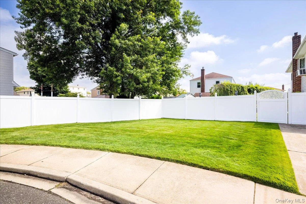 242 Seidman Place, Hempstead, NY, 4 Bedrooms Bedrooms, 9 Rooms Rooms,2 BathroomsBathrooms,Residential,For Rent,Seidman,0,1036274 242 Seidman Place, Hempstead, NY, 4 Bedrooms Bedrooms, 9 Rooms Rooms,2 BathroomsBathrooms,Residential,For Rent,Seidman,0,1036274