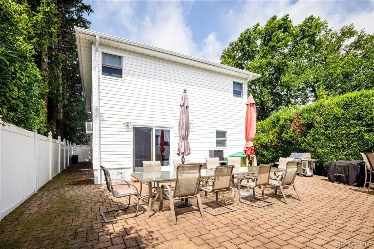 242 Seidman Place, Hempstead, NY, 4 Bedrooms Bedrooms, 9 Rooms Rooms,2 BathroomsBathrooms,Residential,For Rent,Seidman,0,1036274 242 Seidman Place, Hempstead, NY, 4 Bedrooms Bedrooms, 9 Rooms Rooms,2 BathroomsBathrooms,Residential,For Rent,Seidman,0,1036274