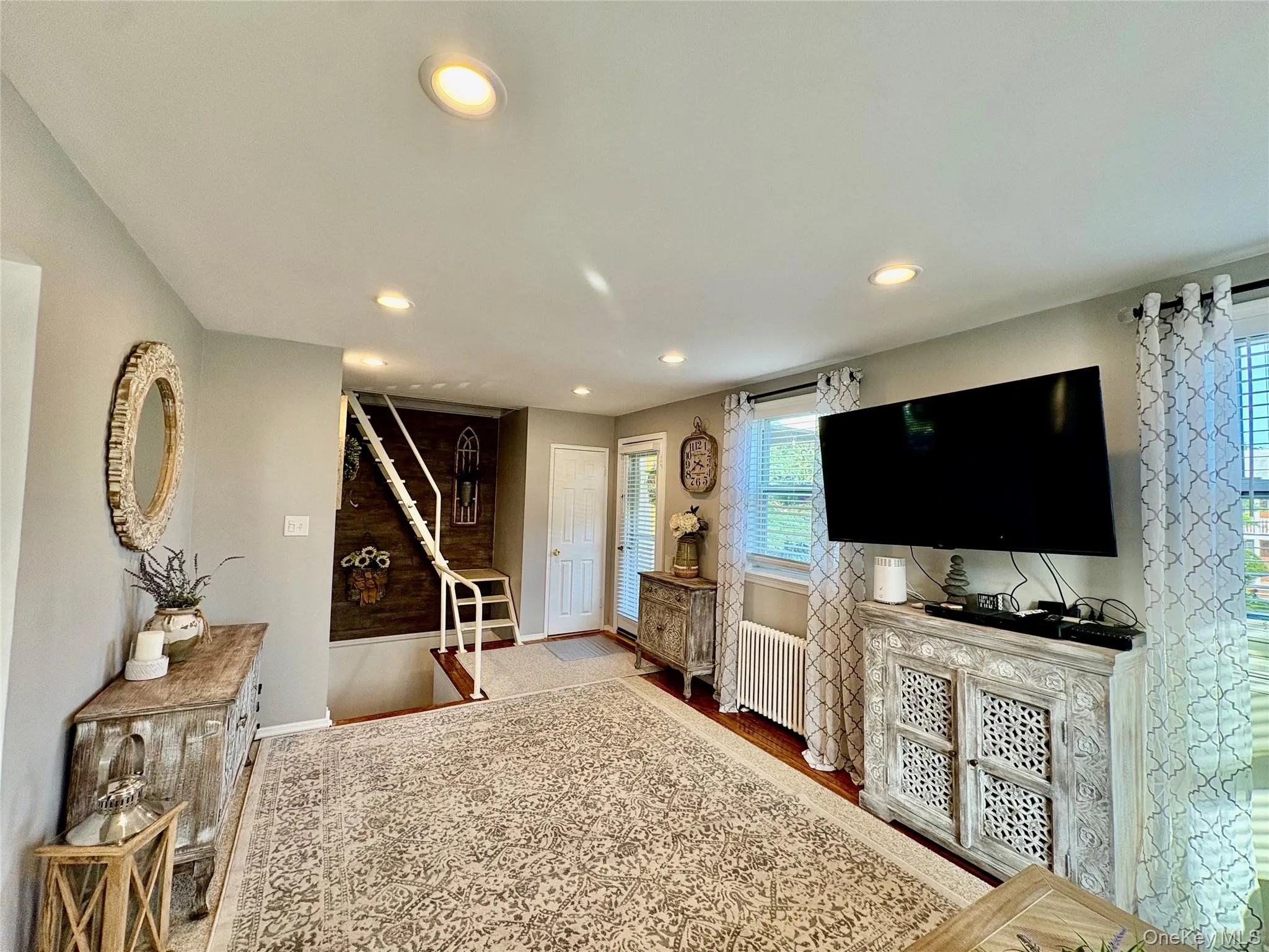 260-08 74th Avenue, New York, NY, 1 Bedroom Bedrooms, 3 Rooms Rooms,1 BathroomBathrooms,Residential Lease,For Rent,74th,0,1036275 260-08 74th Avenue, New York, NY, 1 Bedroom Bedrooms, 3 Rooms Rooms,1 BathroomBathrooms,Residential Lease,For Rent,74th,0,1036275