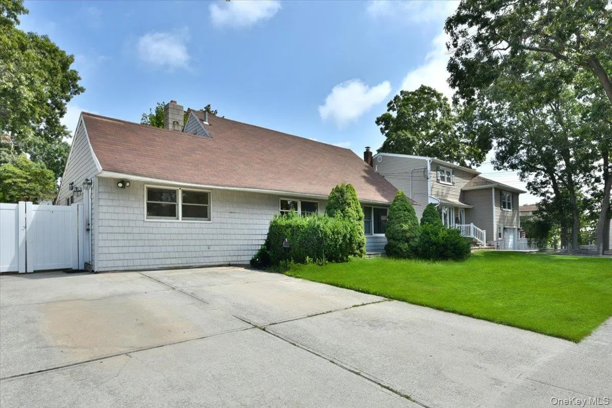 257 Maple Street, Oyster Bay, NY, 4 Bedrooms Bedrooms, 7 Rooms Rooms,1 BathroomBathrooms,Residential Lease,For Rent,Maple,0,1036279 257 Maple Street, Oyster Bay, NY, 4 Bedrooms Bedrooms, 7 Rooms Rooms,1 BathroomBathrooms,Residential Lease,For Rent,Maple,0,1036279