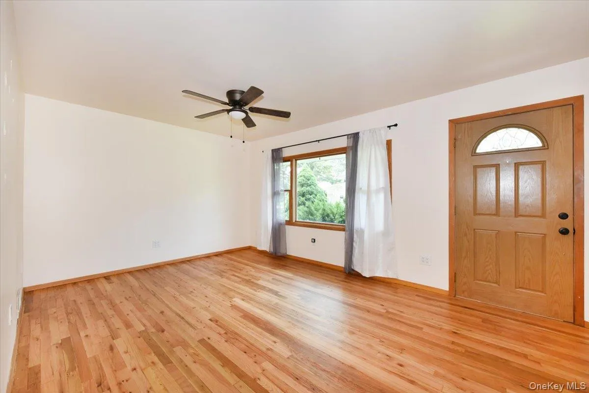257 Maple Street, Oyster Bay, NY, 4 Bedrooms Bedrooms, 7 Rooms Rooms,1 BathroomBathrooms,Residential Lease,For Rent,Maple,0,1036279 257 Maple Street, Oyster Bay, NY, 4 Bedrooms Bedrooms, 7 Rooms Rooms,1 BathroomBathrooms,Residential Lease,For Rent,Maple,0,1036279