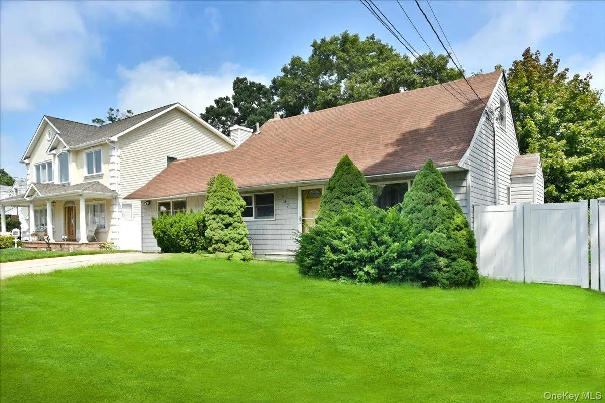 257 Maple Street, Oyster Bay, NY, 4 Bedrooms Bedrooms, 7 Rooms Rooms,1 BathroomBathrooms,Residential Lease,For Rent,Maple,0,1036279 257 Maple Street, Oyster Bay, NY, 4 Bedrooms Bedrooms, 7 Rooms Rooms,1 BathroomBathrooms,Residential Lease,For Rent,Maple,0,1036279