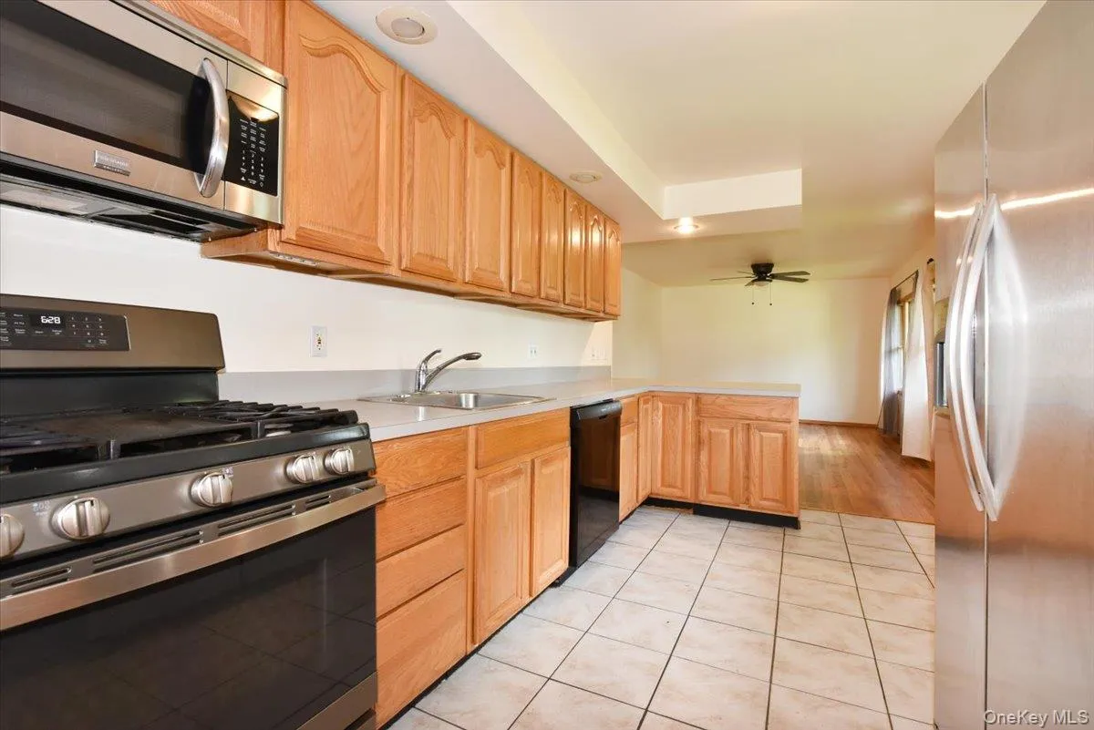 257 Maple Street, Oyster Bay, NY, 4 Bedrooms Bedrooms, 7 Rooms Rooms,1 BathroomBathrooms,Residential Lease,For Rent,Maple,0,1036279 257 Maple Street, Oyster Bay, NY, 4 Bedrooms Bedrooms, 7 Rooms Rooms,1 BathroomBathrooms,Residential Lease,For Rent,Maple,0,1036279