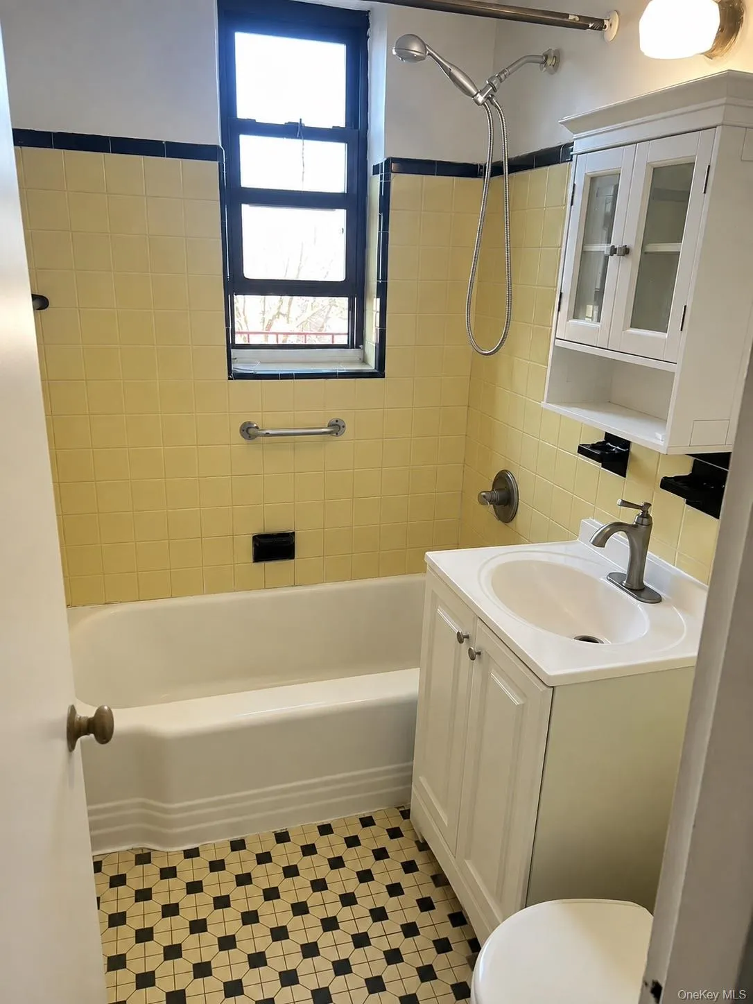 88-30 182nd Street, New York, NY, 2 Rooms Rooms,1 BathroomBathrooms,Residential,For Rent,182nd,0,1036288 88-30 182nd Street, New York, NY, 2 Rooms Rooms,1 BathroomBathrooms,Residential,For Rent,182nd,0,1036288