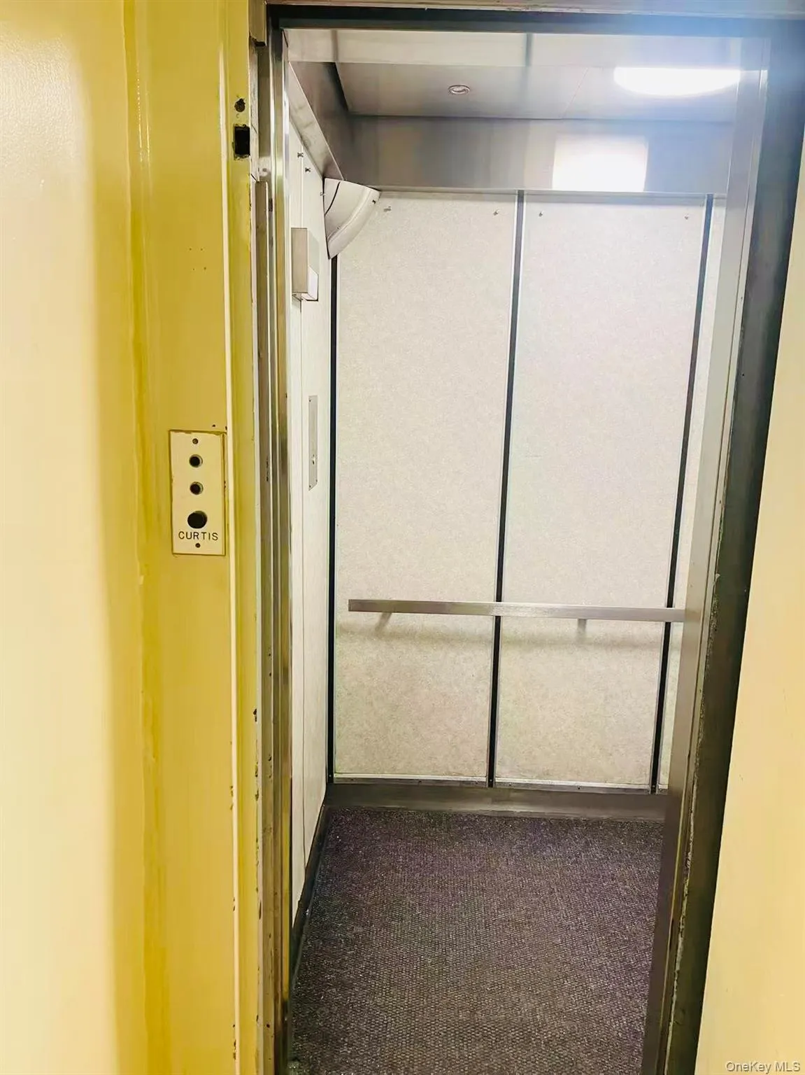 88-30 182nd Street, New York, NY, 2 Rooms Rooms,1 BathroomBathrooms,Residential,For Rent,182nd,0,1036288 88-30 182nd Street, New York, NY, 2 Rooms Rooms,1 BathroomBathrooms,Residential,For Rent,182nd,0,1036288