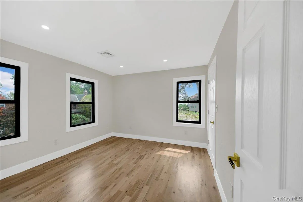 81 Ridge Road, Yonkers, NY, 4 Bedrooms Bedrooms, 8 Rooms Rooms,3 BathroomsBathrooms,Residential,For Rent,Ridge,0,1036289 81 Ridge Road, Yonkers, NY, 4 Bedrooms Bedrooms, 8 Rooms Rooms,3 BathroomsBathrooms,Residential,For Rent,Ridge,0,1036289