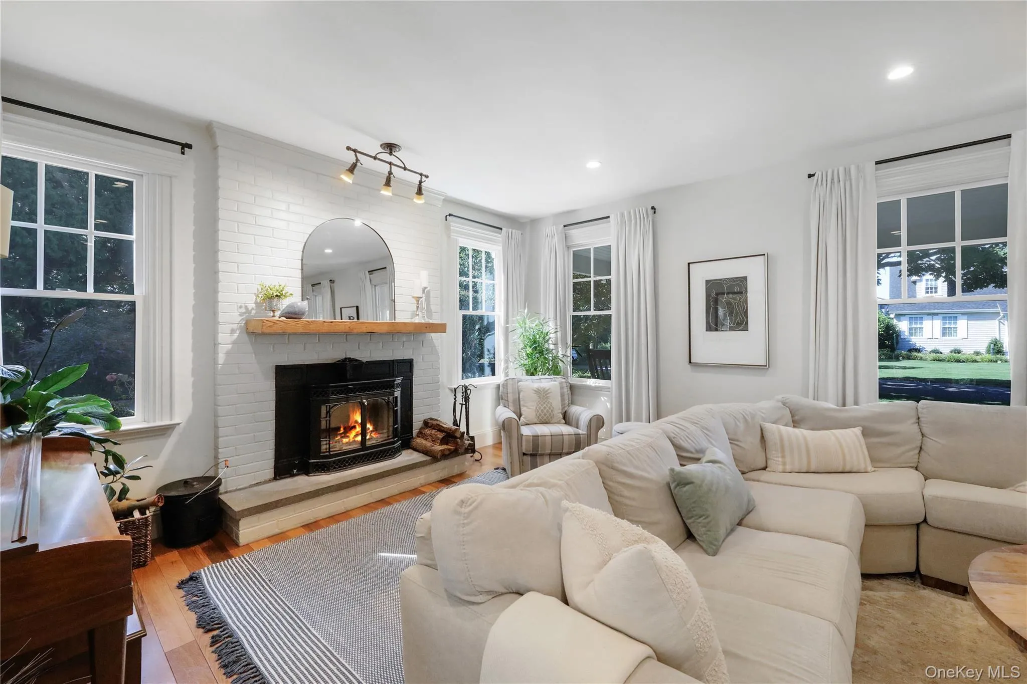 65 Watchogue Avenue, Brookhaven, NY, 4 Bedrooms Bedrooms, 12 Rooms Rooms,3 BathroomsBathrooms,Residential,For Rent,Watchogue,0,1036292 65 Watchogue Avenue, Brookhaven, NY, 4 Bedrooms Bedrooms, 12 Rooms Rooms,3 BathroomsBathrooms,Residential,For Rent,Watchogue,0,1036292