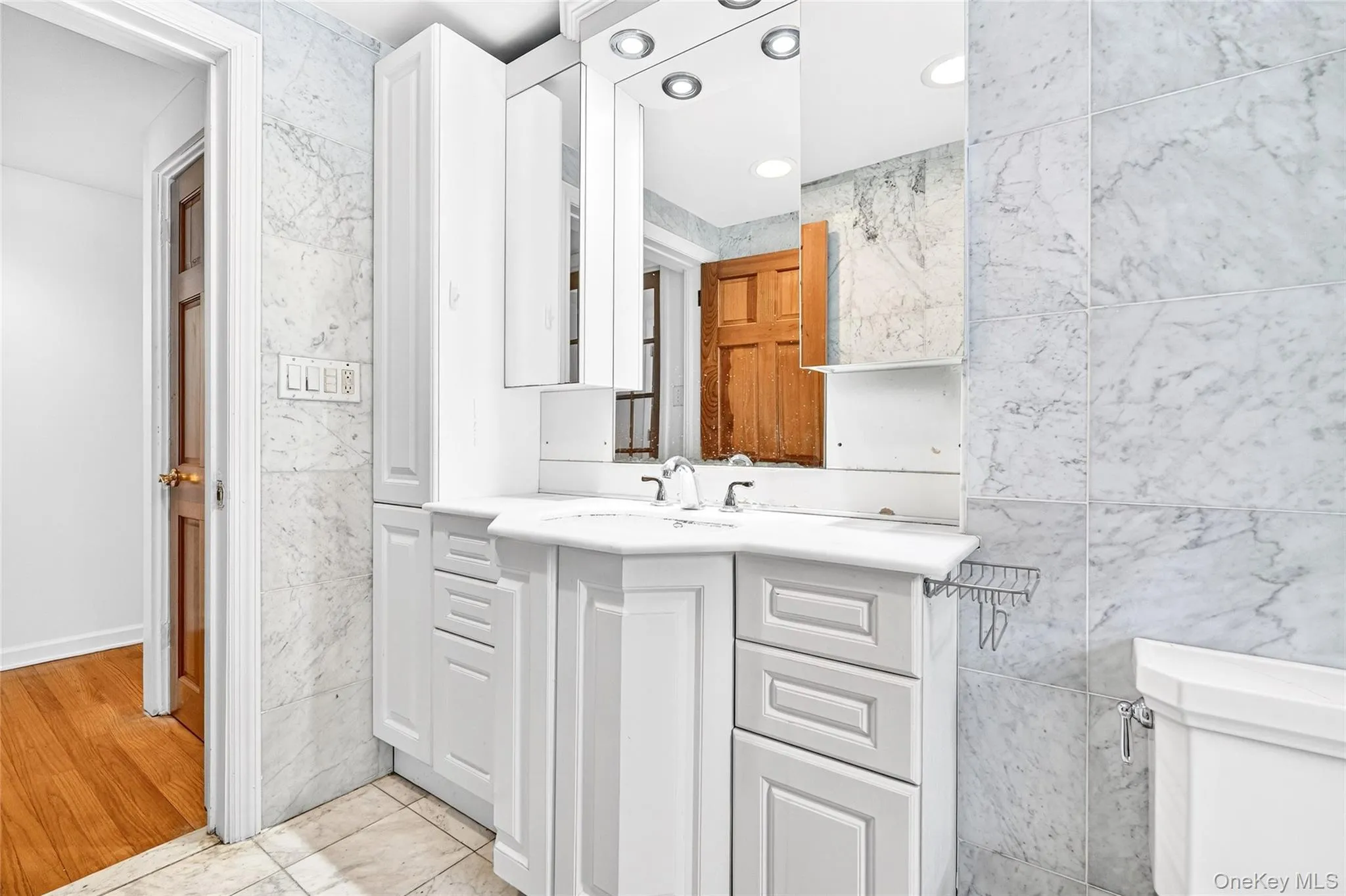 24 Old Knollwood Road, Greenburgh, NY, 5 Bedrooms Bedrooms, 10 Rooms Rooms,2 BathroomsBathrooms,Residential,For Rent,Old Knollwood,0,1036297 24 Old Knollwood Road, Greenburgh, NY, 5 Bedrooms Bedrooms, 10 Rooms Rooms,2 BathroomsBathrooms,Residential,For Rent,Old Knollwood,0,1036297