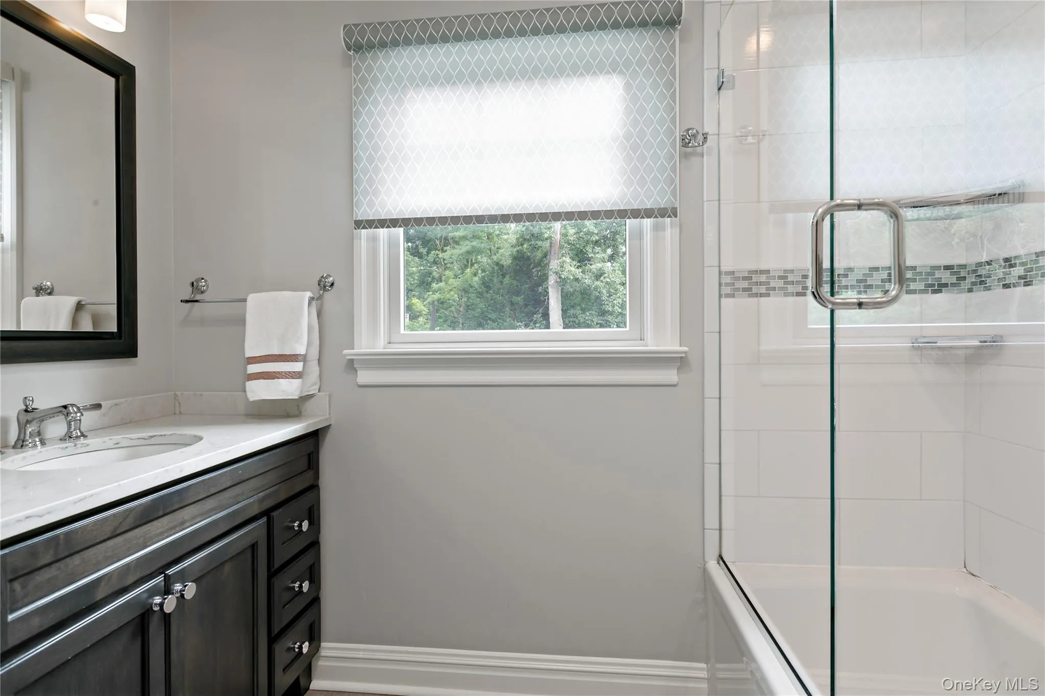 Hall Bathroom with Tub Shower Hall Bathroom with Tub Shower