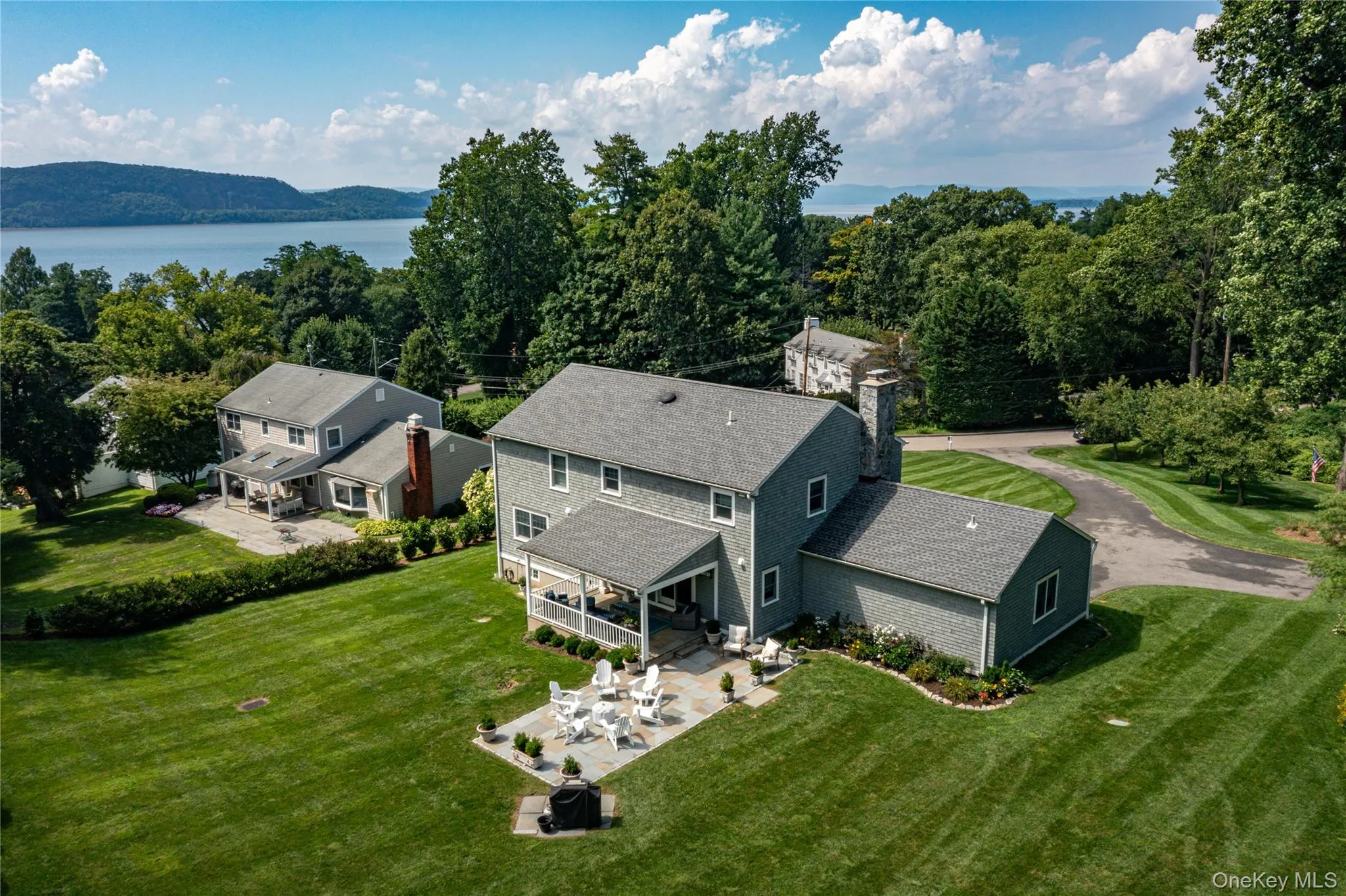 The Home Sits on an acre, Hudson River Views, in the Quaint Scarborough Neighborhood. 1/2 Mile to Meto North Train Station The Home Sits on an acre, Hudson River Views, in the Quaint Scarborough Neighborhood. 1/2 Mile to Meto North Train Station