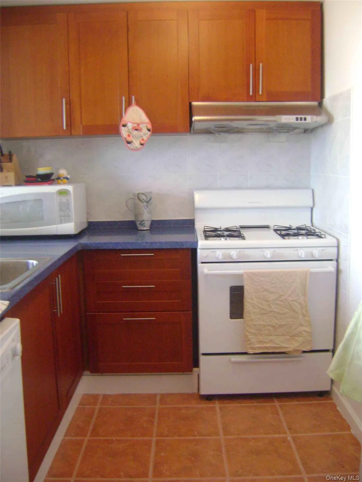 81-15 Queens, New York, NY, 1 Bedroom Bedrooms, 4 Rooms Rooms,1 BathroomBathrooms,Residential Lease,For Rent,Queens,0,1036318 81-15 Queens, New York, NY, 1 Bedroom Bedrooms, 4 Rooms Rooms,1 BathroomBathrooms,Residential Lease,For Rent,Queens,0,1036318