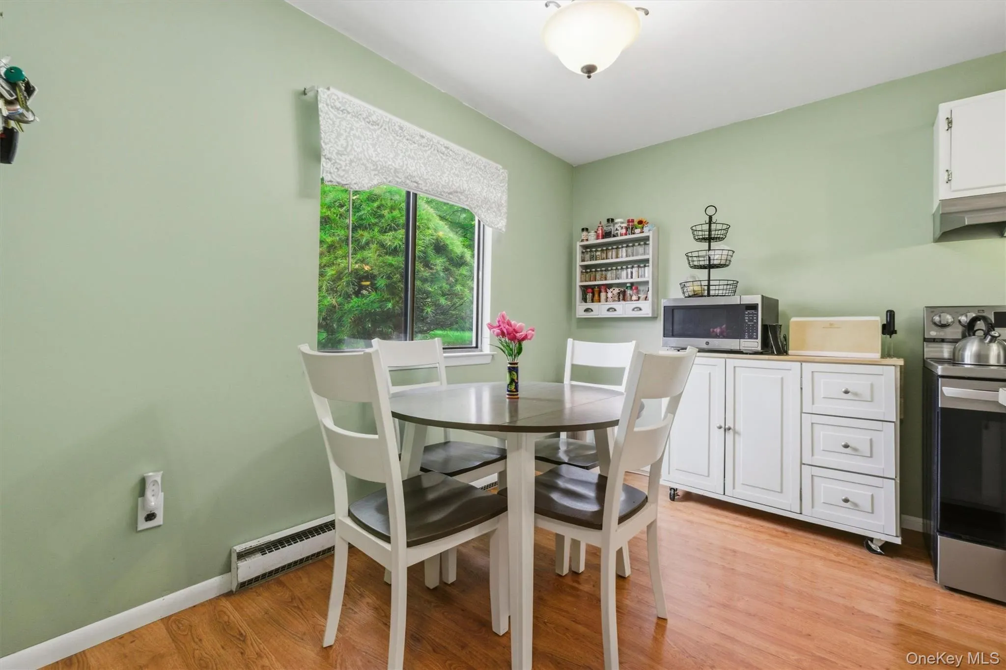 Eat in kitchen offers spacious seating Eat in kitchen offers spacious seating
