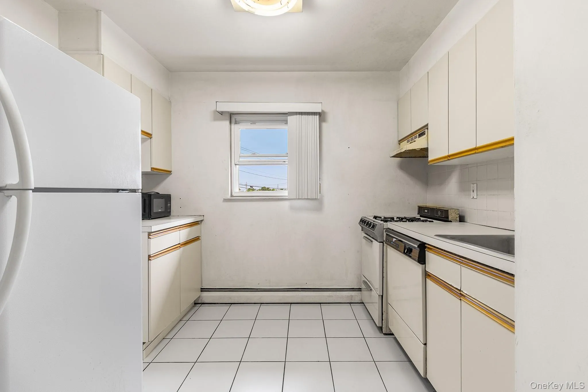 490 Main Street, Oyster Bay, NY, 1 Bedroom Bedrooms, 4 Rooms Rooms,1 BathroomBathrooms,Residential,For Rent,Main,0,1036320 490 Main Street, Oyster Bay, NY, 1 Bedroom Bedrooms, 4 Rooms Rooms,1 BathroomBathrooms,Residential,For Rent,Main,0,1036320