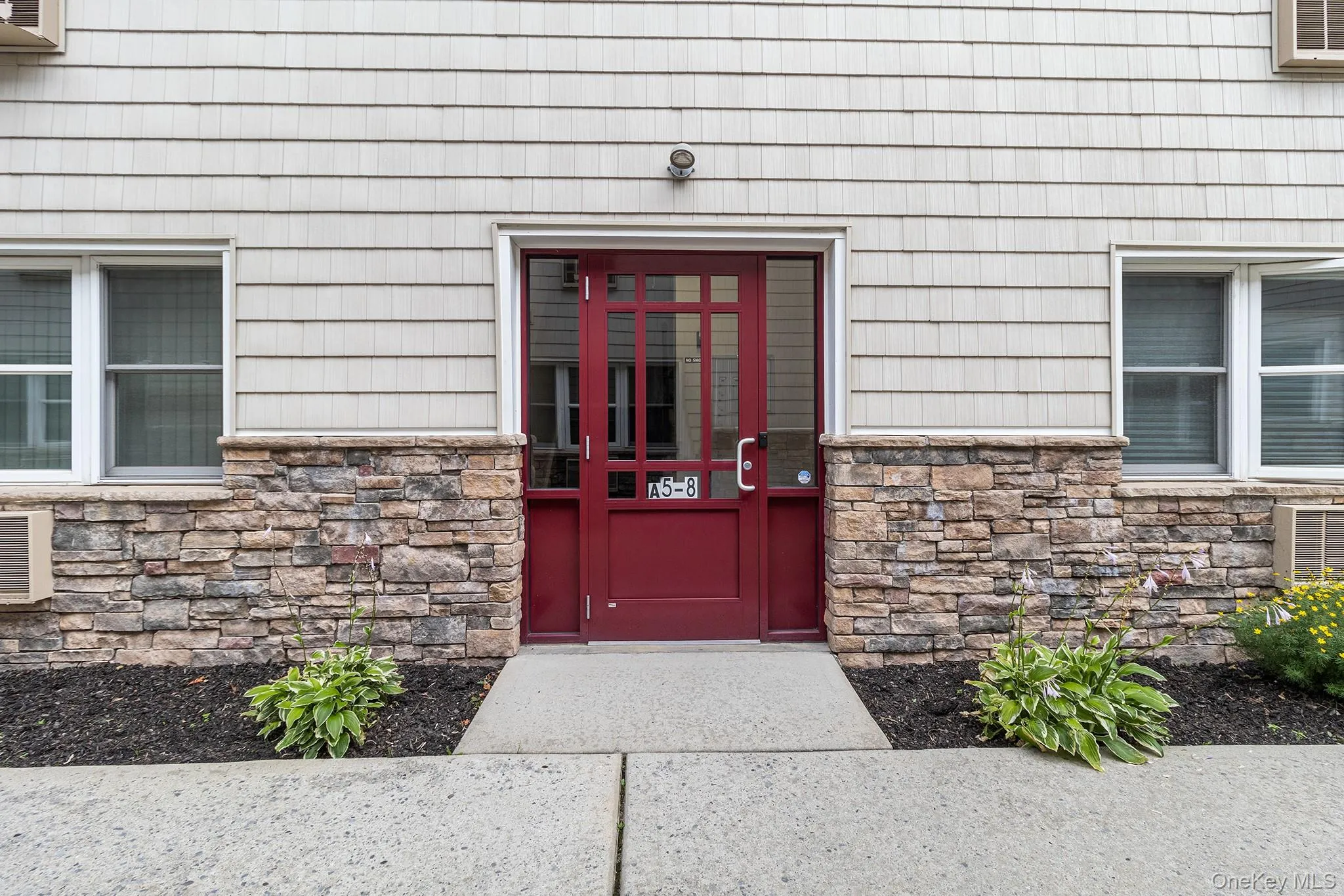 490 Main Street, Oyster Bay, NY, 1 Bedroom Bedrooms, 4 Rooms Rooms,1 BathroomBathrooms,Residential,For Rent,Main,0,1036320 490 Main Street, Oyster Bay, NY, 1 Bedroom Bedrooms, 4 Rooms Rooms,1 BathroomBathrooms,Residential,For Rent,Main,0,1036320