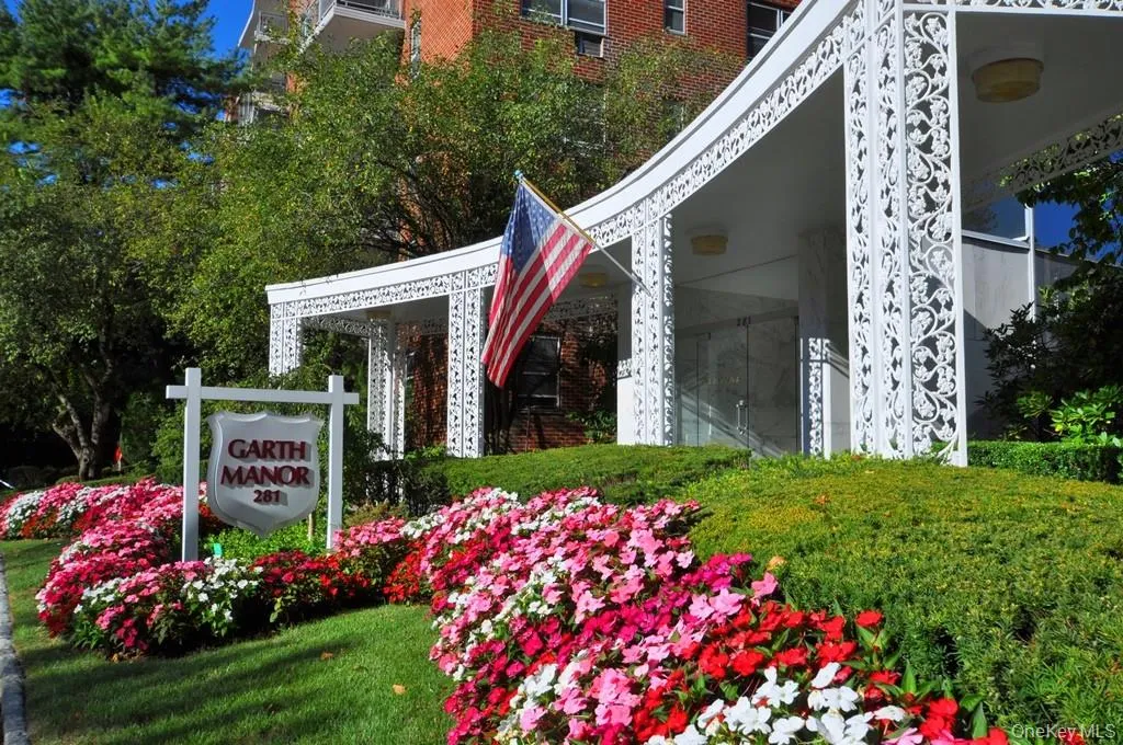 Garth Manor is a doorman building with an elegant lobby, manicured courtyard, laundry on every floor and is made up of three buildings (Andover, Bristol and Cambridge). Garth Manor has new elevators, renovated lobby and public area including the center courtyard. Many of the apartments even have their own patio or balcony. Garth Manor is a doorman building with an elegant lobby, manicured courtyard, laundry on every floor and is made up of three buildings (Andover, Bristol and Cambridge). Garth Manor has new elevators, renovated lobby and public area including the center courtyard. Many of the apartments even have their own patio or balcony.