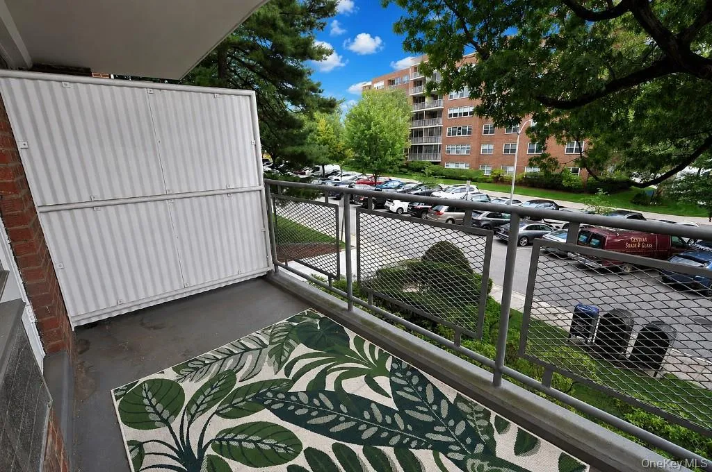 Private Balcony overlooks tree lined Garth Room. The balcony is a great place to have breakfast, relax with friends or just enjoy the outdoors. The balcony is approx. 11"-11" x 5'-6". Private Balcony overlooks tree lined Garth Room. The balcony is a great place to have breakfast, relax with friends or just enjoy the outdoors. The balcony is approx. 11"-11" x 5'-6".