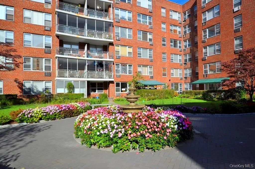 Garth Manor is a doorman building with an elegant lobby, manicured courtyard, laundry on every floor and is made up of three buildings (Andover, Bristol and Cambridge). Garth Manor has new elevators, renovated lobby and public area including the center courtyard. Many of the apartments even have their own patio or balcony. Garth Manor is a doorman building with an elegant lobby, manicured courtyard, laundry on every floor and is made up of three buildings (Andover, Bristol and Cambridge). Garth Manor has new elevators, renovated lobby and public area including the center courtyard. Many of the apartments even have their own patio or balcony.