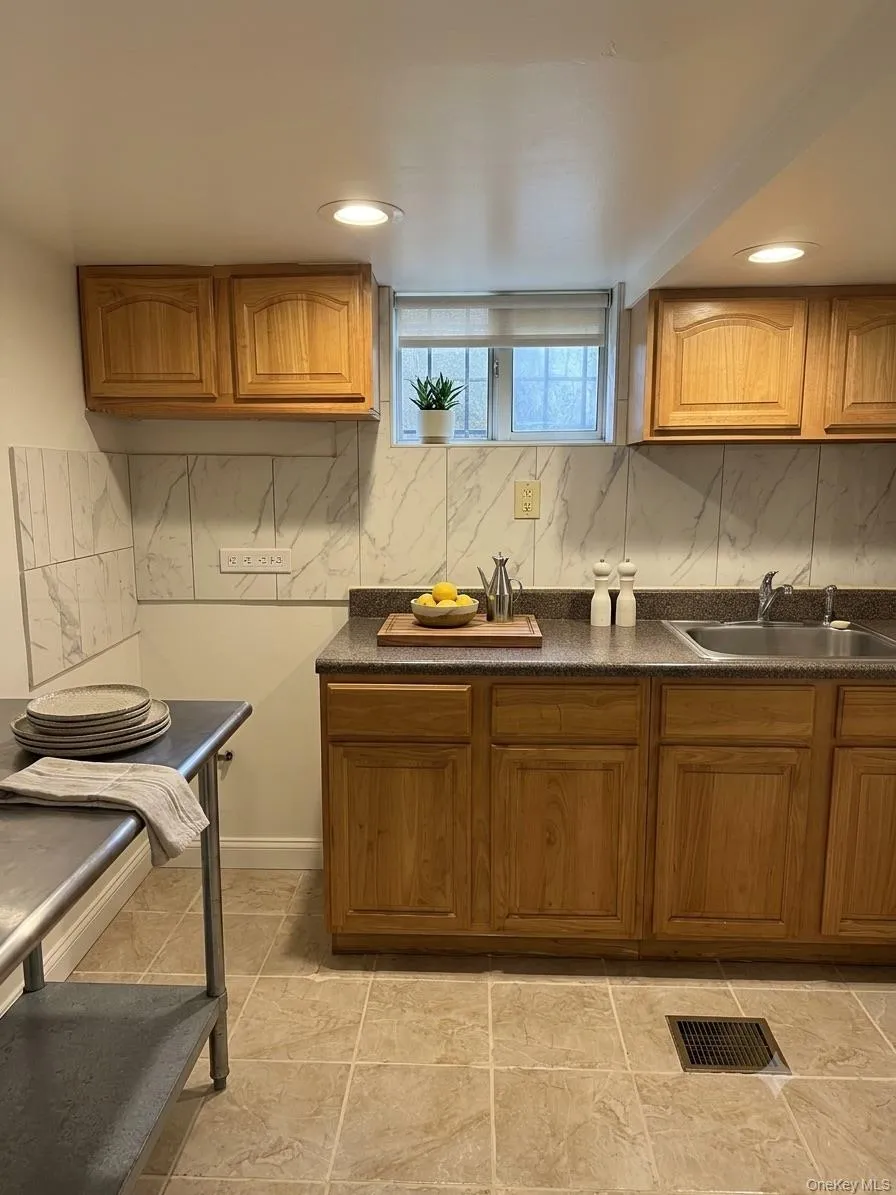 15744 Quince Avenue, New York, NY, 5 Bedrooms Bedrooms, 9 Rooms Rooms,4 BathroomsBathrooms,Residential,For Rent,Quince,0,1036324 15744 Quince Avenue, New York, NY, 5 Bedrooms Bedrooms, 9 Rooms Rooms,4 BathroomsBathrooms,Residential,For Rent,Quince,0,1036324