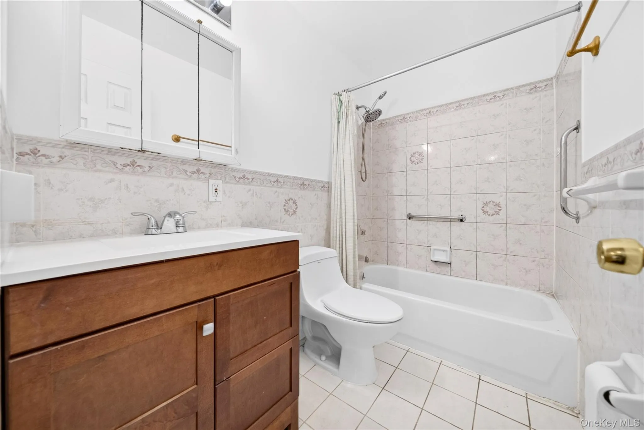 87-16 Palo Alto Street, New York, NY, 4 Bedrooms Bedrooms, ,2 BathroomsBathrooms,Residential,For Rent,Palo Alto,0,1036325 87-16 Palo Alto Street, New York, NY, 4 Bedrooms Bedrooms, ,2 BathroomsBathrooms,Residential,For Rent,Palo Alto,0,1036325