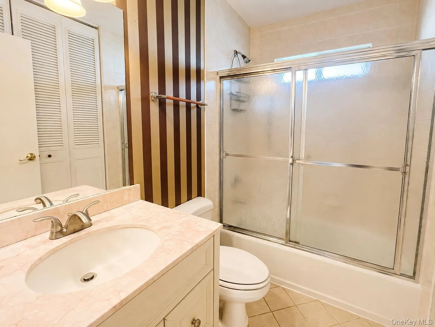 344 Woodbridge Drive, Brookhaven, NY, 2 Bedrooms Bedrooms, 5 Rooms Rooms,2 BathroomsBathrooms,Residential,For Rent,Woodbridge,0,1036326 344 Woodbridge Drive, Brookhaven, NY, 2 Bedrooms Bedrooms, 5 Rooms Rooms,2 BathroomsBathrooms,Residential,For Rent,Woodbridge,0,1036326