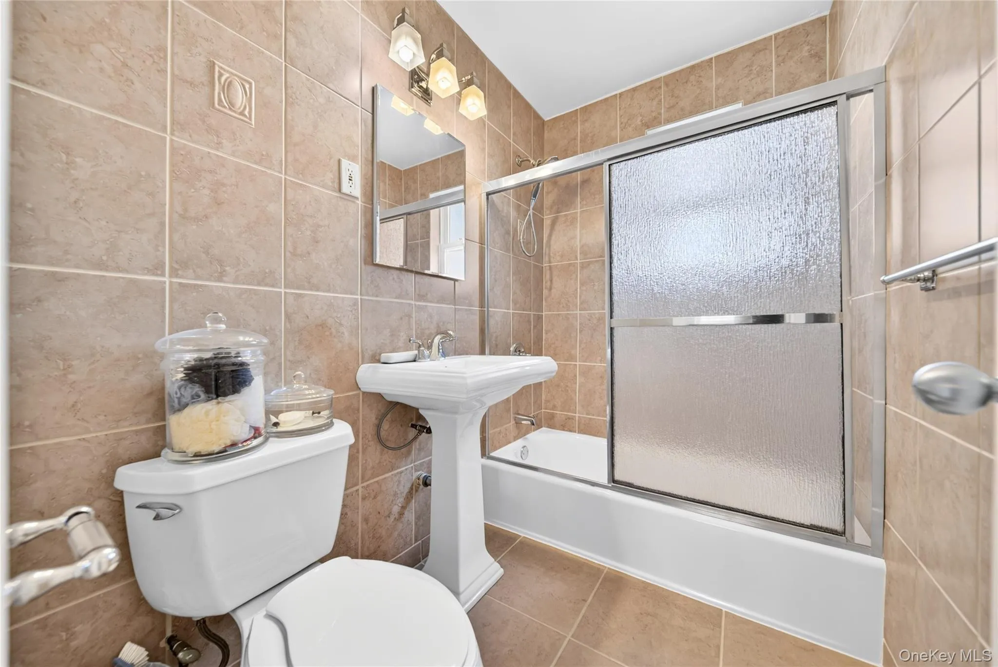 138-25 68th Drive, New York, NY, 1 Bedroom Bedrooms, 3 Rooms Rooms,1 BathroomBathrooms,Residential,For Rent,68th,0,1036328 138-25 68th Drive, New York, NY, 1 Bedroom Bedrooms, 3 Rooms Rooms,1 BathroomBathrooms,Residential,For Rent,68th,0,1036328