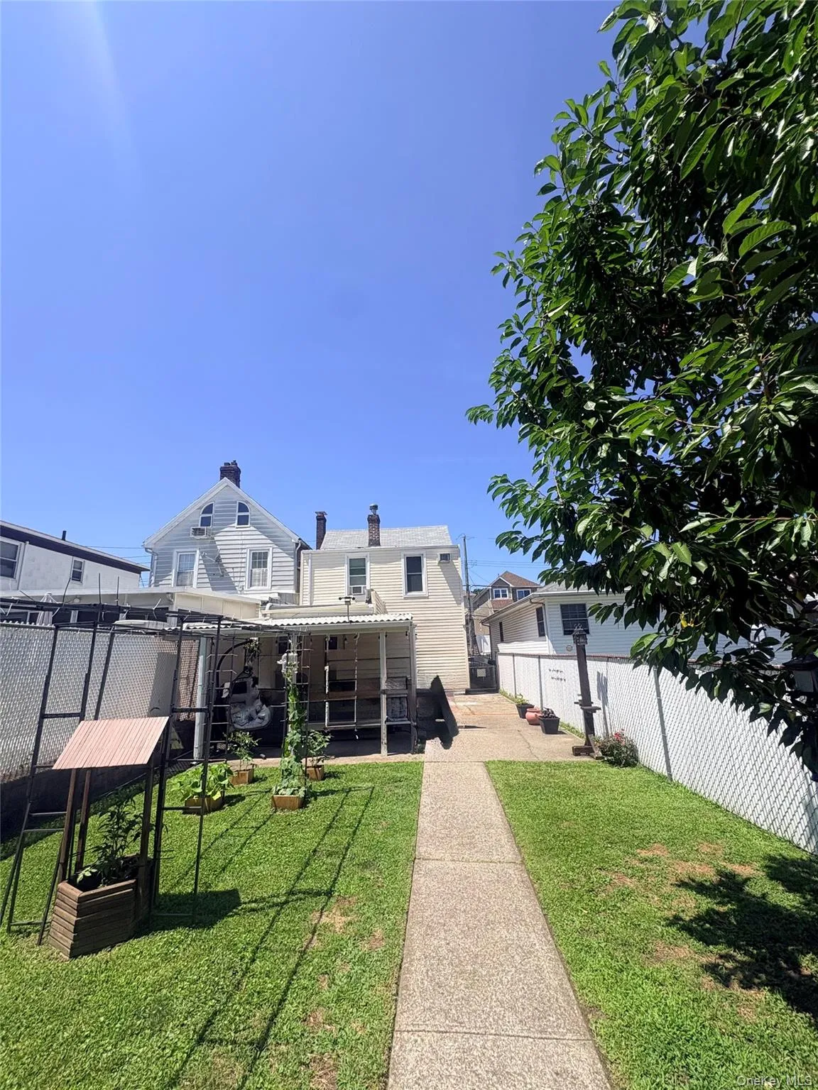 42 Saint Marys Avenue, New York, NY, 3 Bedrooms Bedrooms, 7 Rooms Rooms,2 BathroomsBathrooms,Residential,For Rent,Saint Marys,0,1036329 42 Saint Marys Avenue, New York, NY, 3 Bedrooms Bedrooms, 7 Rooms Rooms,2 BathroomsBathrooms,Residential,For Rent,Saint Marys,0,1036329