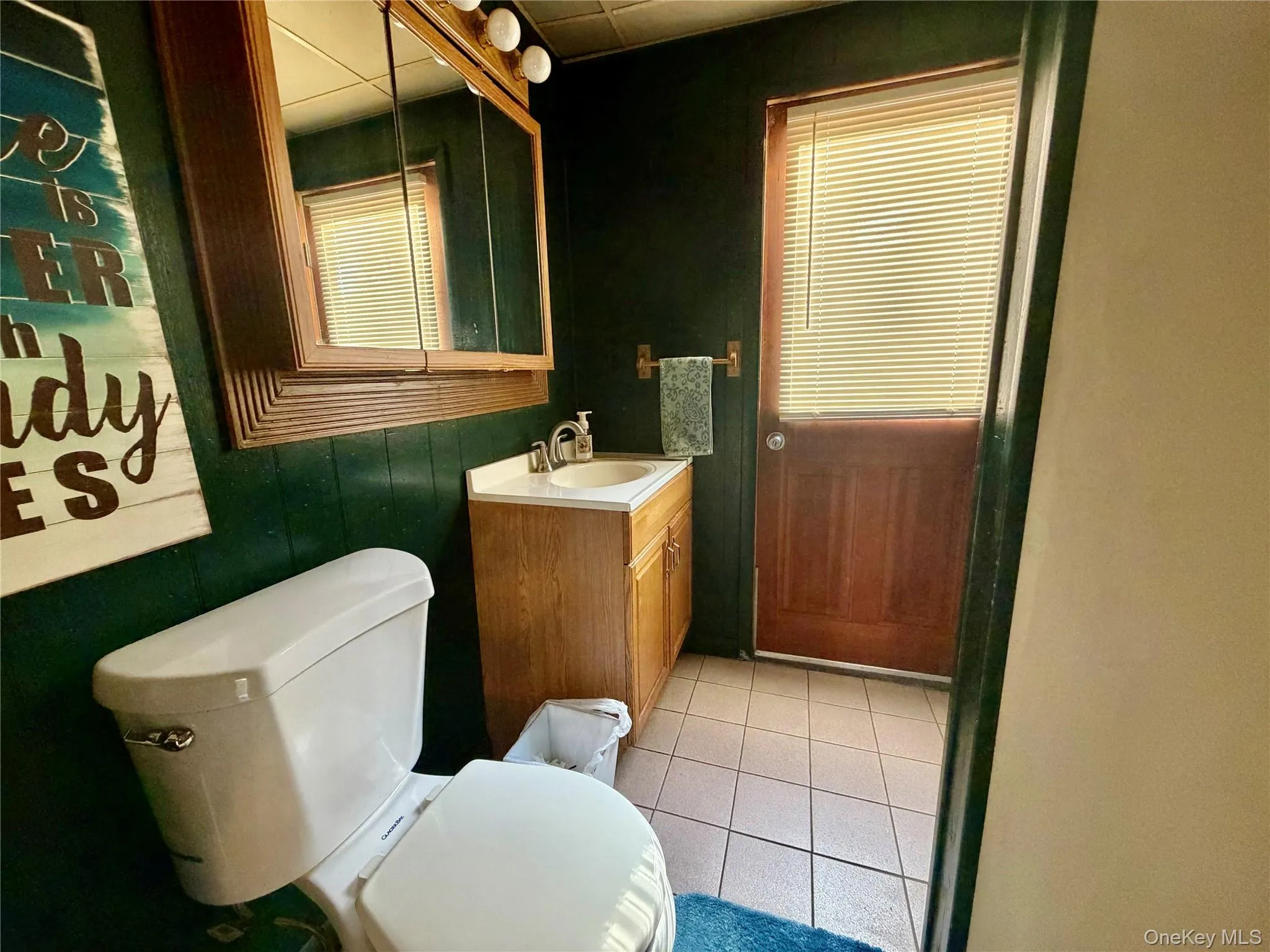3/4 BA leading directly to outdoor in ground pool & patio area 3/4 BA leading directly to outdoor in ground pool & patio area