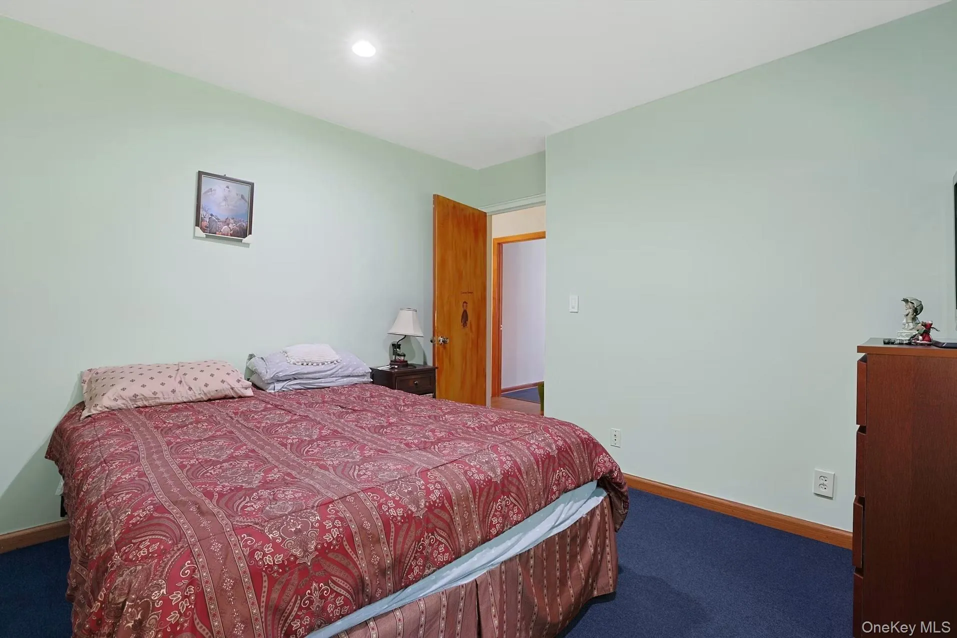 Second bedroom. Second bedroom.