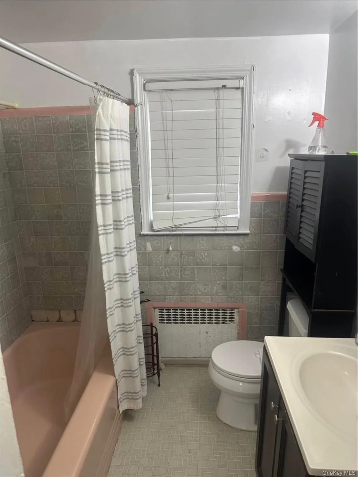 56 Winthrop Street, Hempstead, NY, 2 Bedrooms Bedrooms, 5 Rooms Rooms,1 BathroomBathrooms,Residential Lease,For Rent,Winthrop,0,1036335 56 Winthrop Street, Hempstead, NY, 2 Bedrooms Bedrooms, 5 Rooms Rooms,1 BathroomBathrooms,Residential Lease,For Rent,Winthrop,0,1036335