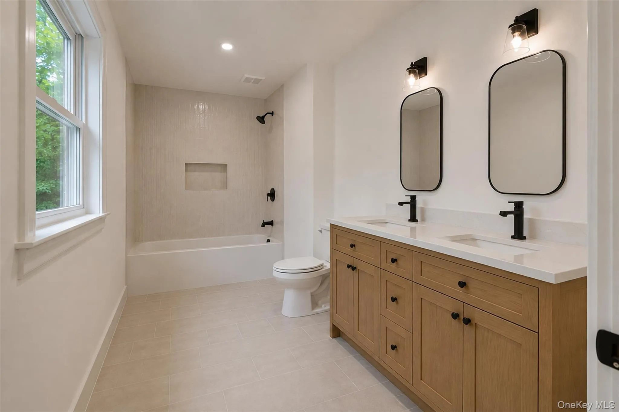 RENDERING/ master bathroom, to look similar RENDERING/ master bathroom, to look similar