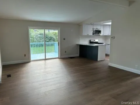 1661 Old Country Road Road, Riverhead, NY, 2 Bedrooms Bedrooms, 5 Rooms Rooms,2 BathroomsBathrooms,Residential,For Rent,Old Country Road,0,1036345 1661 Old Country Road Road, Riverhead, NY, 2 Bedrooms Bedrooms, 5 Rooms Rooms,2 BathroomsBathrooms,Residential,For Rent,Old Country Road,0,1036345