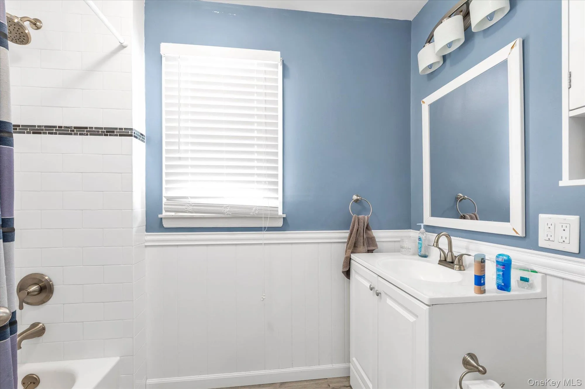 1 Windsor Place, Hempstead, NY, 6 Bedrooms Bedrooms, 10 Rooms Rooms,3 BathroomsBathrooms,Residential,For Rent,Windsor,0,1036351 1 Windsor Place, Hempstead, NY, 6 Bedrooms Bedrooms, 10 Rooms Rooms,3 BathroomsBathrooms,Residential,For Rent,Windsor,0,1036351