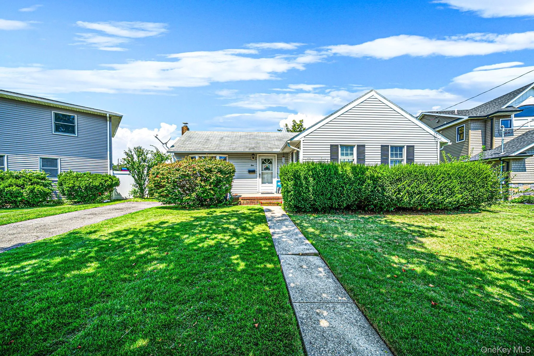 1 Bradish Lane, Babylon, NY, 3 Bedrooms Bedrooms, 6 Rooms Rooms,1 BathroomBathrooms,Residential,For Rent,Bradish,0,1036352 1 Bradish Lane, Babylon, NY, 3 Bedrooms Bedrooms, 6 Rooms Rooms,1 BathroomBathrooms,Residential,For Rent,Bradish,0,1036352