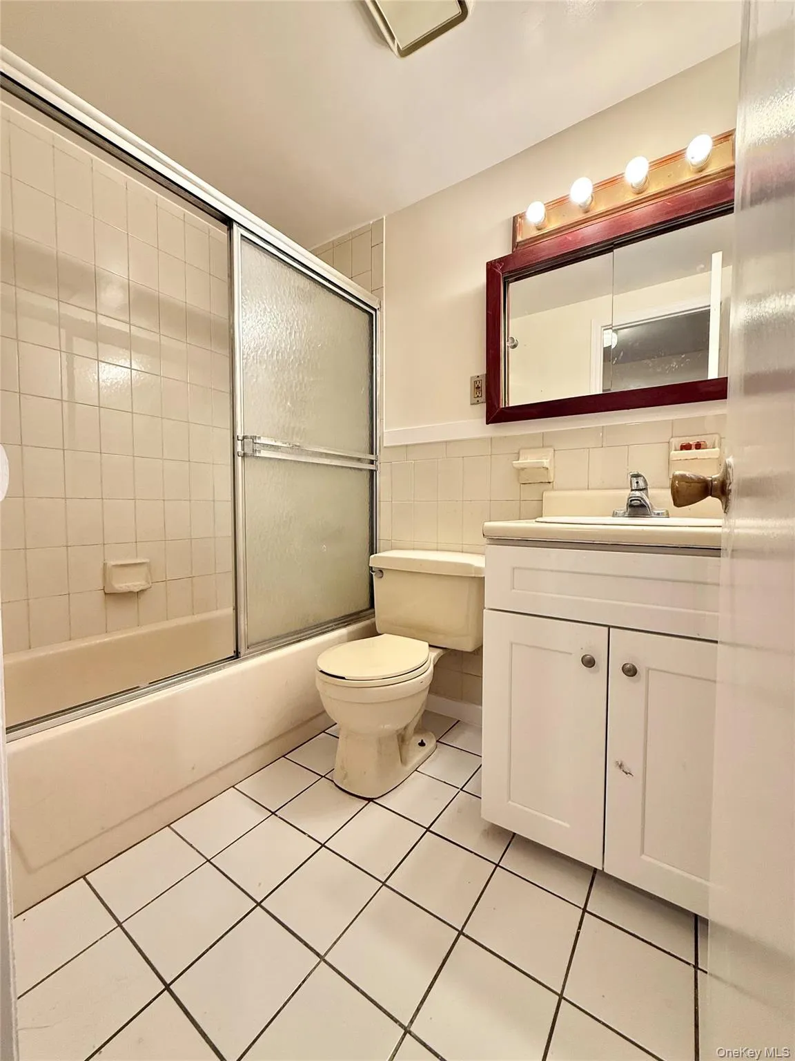 37-30 103rd Street, New York, NY, 2 Bedrooms Bedrooms, 5 Rooms Rooms,2 BathroomsBathrooms,Residential,For Rent,103rd,0,1036353 37-30 103rd Street, New York, NY, 2 Bedrooms Bedrooms, 5 Rooms Rooms,2 BathroomsBathrooms,Residential,For Rent,103rd,0,1036353