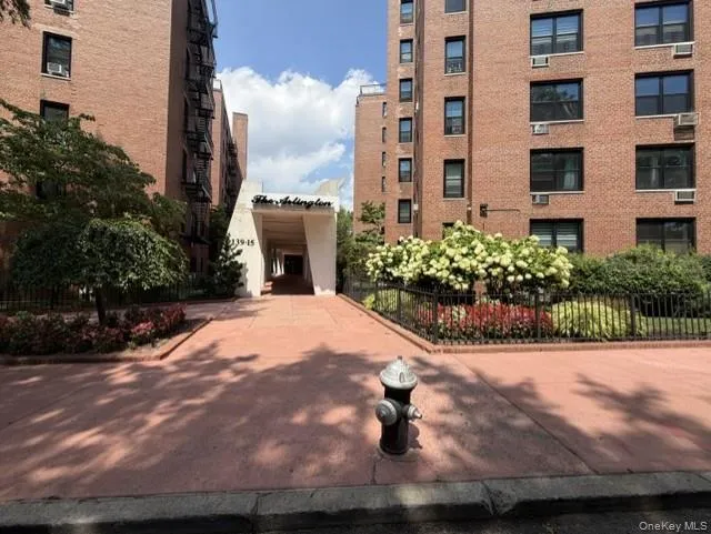 139-15 83rd Avenue, New York, NY, 1 Bedroom Bedrooms, 3 Rooms Rooms,1 BathroomBathrooms,Residential,For Rent,83rd,0,1036355 139-15 83rd Avenue, New York, NY, 1 Bedroom Bedrooms, 3 Rooms Rooms,1 BathroomBathrooms,Residential,For Rent,83rd,0,1036355