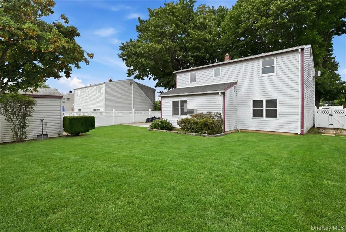 14 Crest Lane, Hempstead, NY, 5 Bedrooms Bedrooms, 9 Rooms Rooms,2 BathroomsBathrooms,Residential,For Rent,Crest,0,1036360 14 Crest Lane, Hempstead, NY, 5 Bedrooms Bedrooms, 9 Rooms Rooms,2 BathroomsBathrooms,Residential,For Rent,Crest,0,1036360