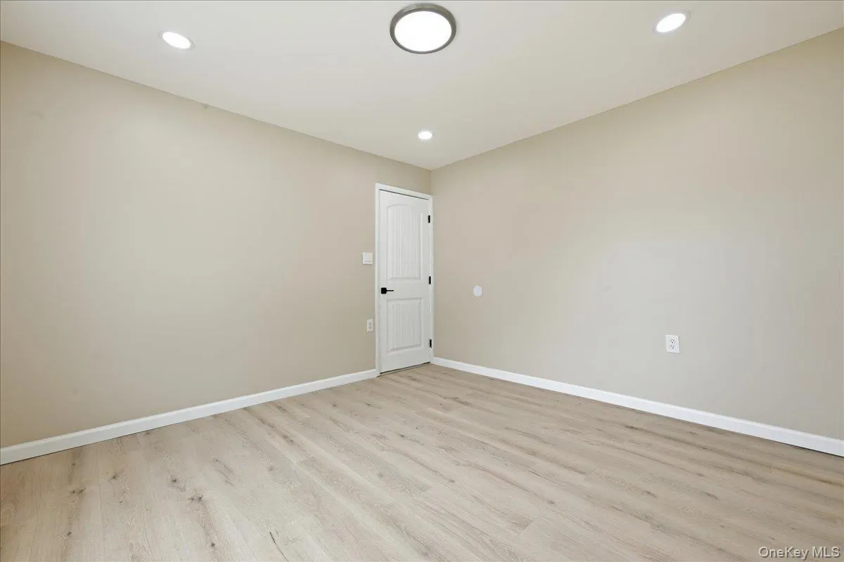 14 Crest Lane, Hempstead, NY, 5 Bedrooms Bedrooms, 9 Rooms Rooms,2 BathroomsBathrooms,Residential,For Rent,Crest,0,1036360 14 Crest Lane, Hempstead, NY, 5 Bedrooms Bedrooms, 9 Rooms Rooms,2 BathroomsBathrooms,Residential,For Rent,Crest,0,1036360