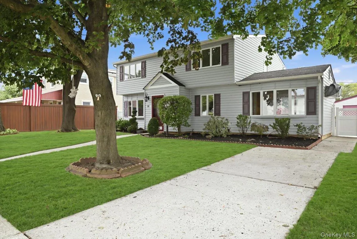 14 Crest Lane, Hempstead, NY, 5 Bedrooms Bedrooms, 9 Rooms Rooms,2 BathroomsBathrooms,Residential,For Rent,Crest,0,1036360 14 Crest Lane, Hempstead, NY, 5 Bedrooms Bedrooms, 9 Rooms Rooms,2 BathroomsBathrooms,Residential,For Rent,Crest,0,1036360