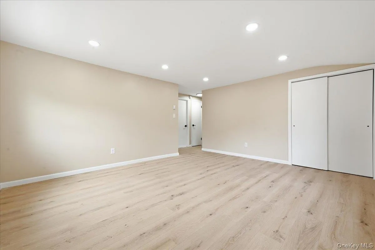 14 Crest Lane, Hempstead, NY, 5 Bedrooms Bedrooms, 9 Rooms Rooms,2 BathroomsBathrooms,Residential,For Rent,Crest,0,1036360 14 Crest Lane, Hempstead, NY, 5 Bedrooms Bedrooms, 9 Rooms Rooms,2 BathroomsBathrooms,Residential,For Rent,Crest,0,1036360