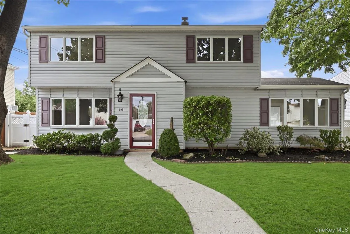 14 Crest Lane, Hempstead, NY, 5 Bedrooms Bedrooms, 9 Rooms Rooms,2 BathroomsBathrooms,Residential,For Rent,Crest,0,1036360 14 Crest Lane, Hempstead, NY, 5 Bedrooms Bedrooms, 9 Rooms Rooms,2 BathroomsBathrooms,Residential,For Rent,Crest,0,1036360