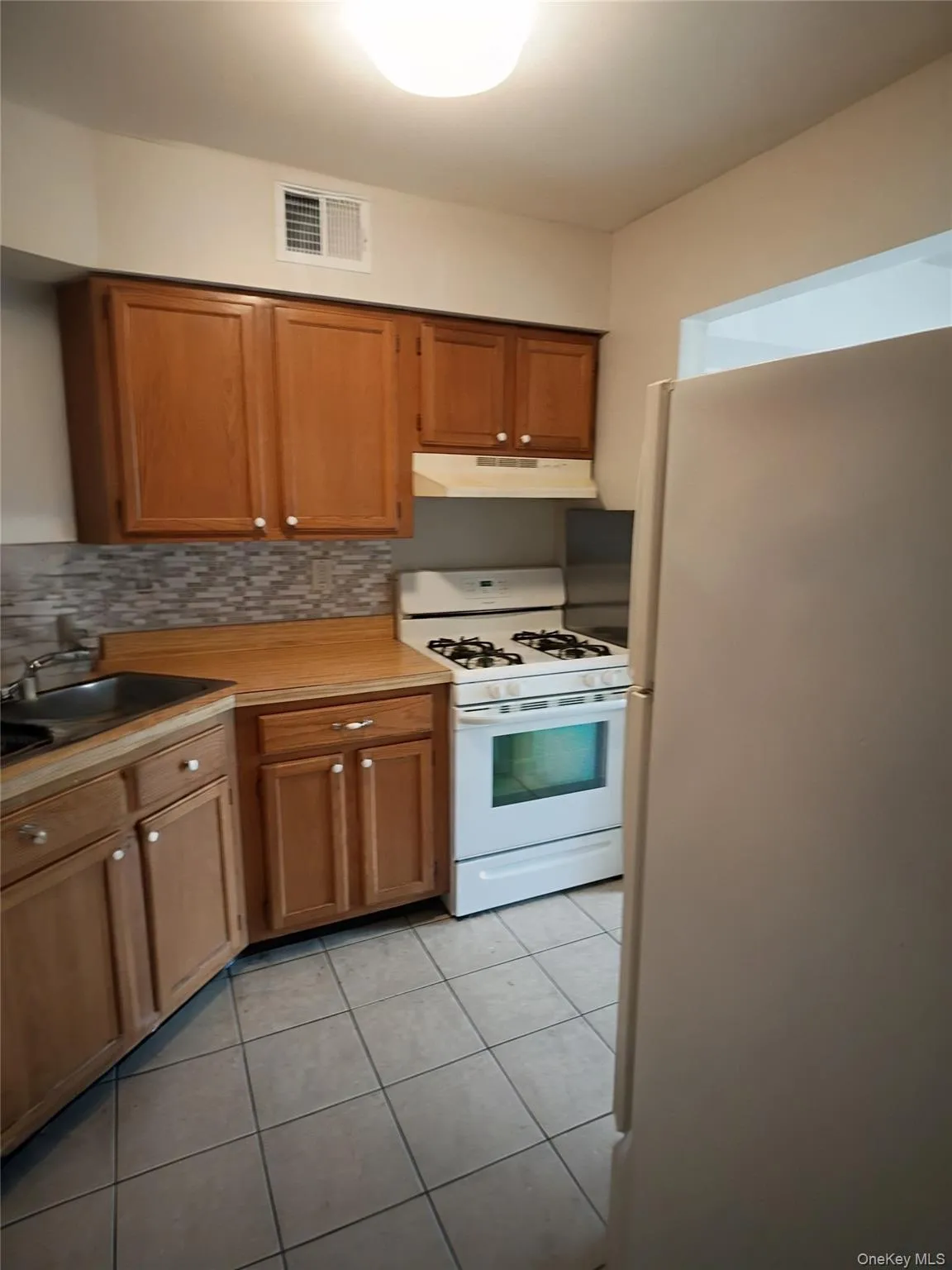 349 Artist Lake Drive, Brookhaven, NY, 2 Bedrooms Bedrooms, 5 Rooms Rooms,1 BathroomBathrooms,Residential,For Rent,Artist Lake,0,1036361 349 Artist Lake Drive, Brookhaven, NY, 2 Bedrooms Bedrooms, 5 Rooms Rooms,1 BathroomBathrooms,Residential,For Rent,Artist Lake,0,1036361