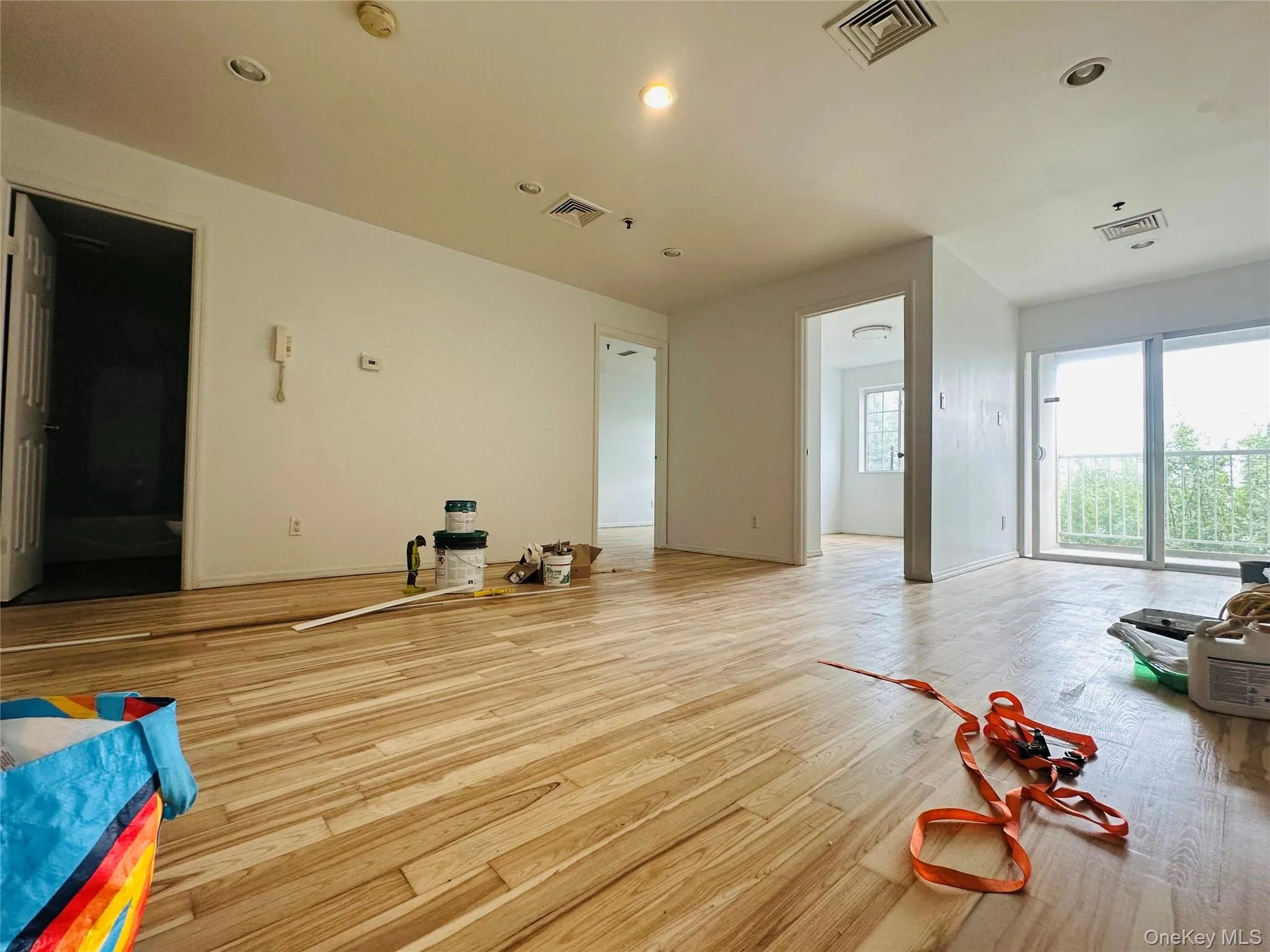 10009 39th Avenue, New York, NY, 2 Bedrooms Bedrooms, 4 Rooms Rooms,2 BathroomsBathrooms,Residential Lease,For Rent,39th,0,1036364 10009 39th Avenue, New York, NY, 2 Bedrooms Bedrooms, 4 Rooms Rooms,2 BathroomsBathrooms,Residential Lease,For Rent,39th,0,1036364